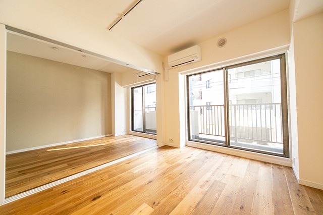 ※写真は同タイプ住戸です。(居間)