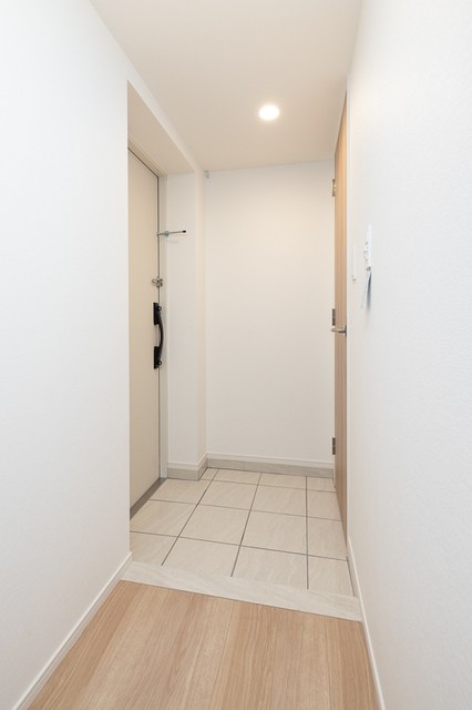 ※写真は同タイプ住戸です。(玄関)