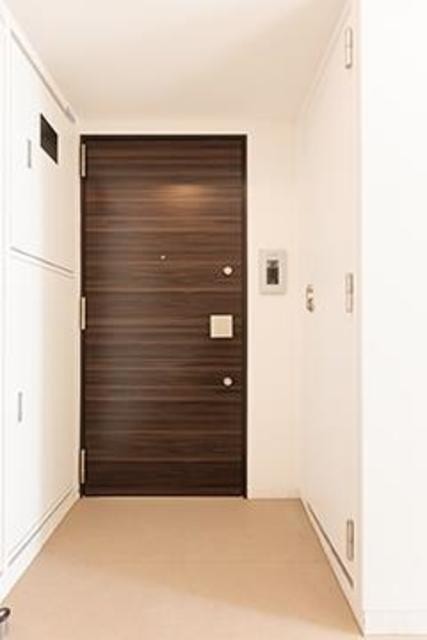 ※写真は同タイプ住戸です。(玄関)