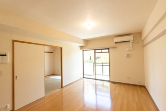 ※写真は同タイプ住戸です。(居間)