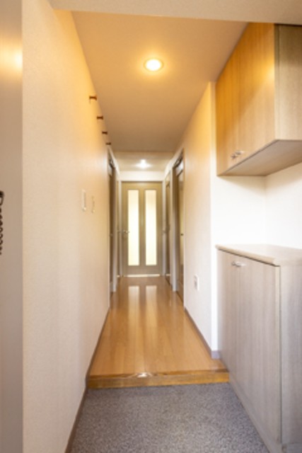 ※写真は同タイプ住戸です。(玄関)