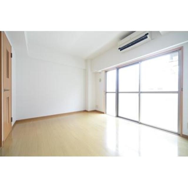 ※写真は同タイプ住戸です。(居間)