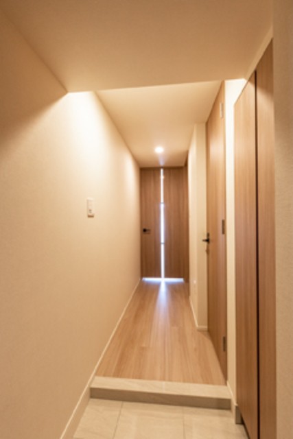 ※写真は同タイプ住戸です。(玄関)