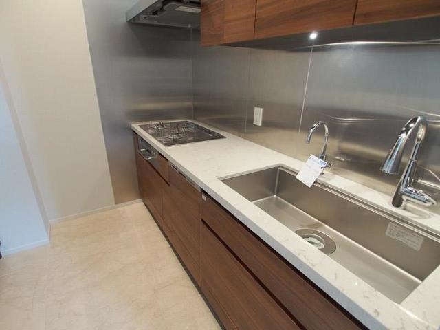 ※写真は同タイプ住戸です。(キッチン)