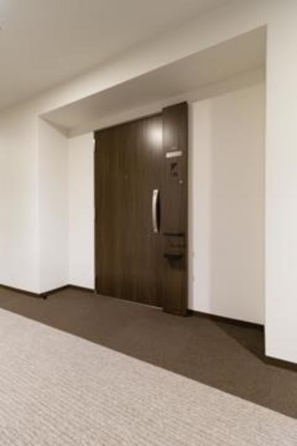 ※写真は同タイプ住戸です。(玄関)