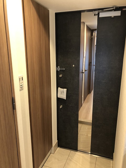 ※写真は同タイプ住戸です。(玄関)