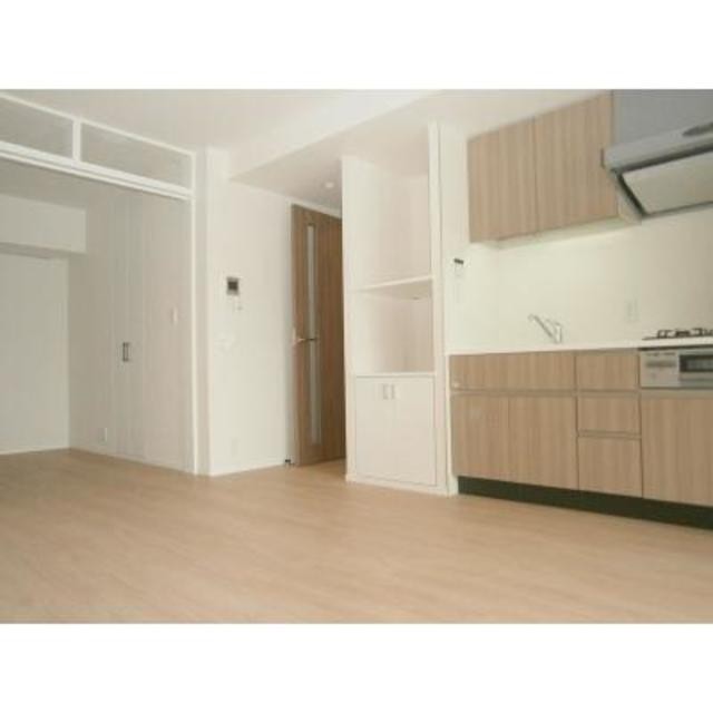 ※写真は同タイプ住戸です。(居間)