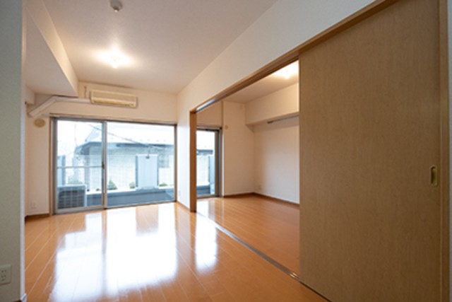 ※写真は同タイプ住戸です。(居間)