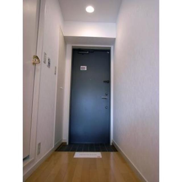 ※写真は同タイプ住戸です。(玄関)