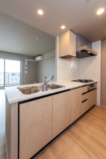 ※写真は同タイプ住戸です。(キッチン)