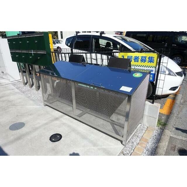 敷地内にゴミ捨て場があります