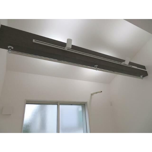 梁（はり）やスポット照明が個性的なお部屋を演出しています♪