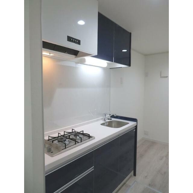 2口ガスコンロで楽しくお料理♪キッチン壁はマグネット対応で、メモや棚がくっつけれます！(キッチン)