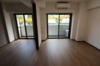 ※同仕様写真を含む(居間)