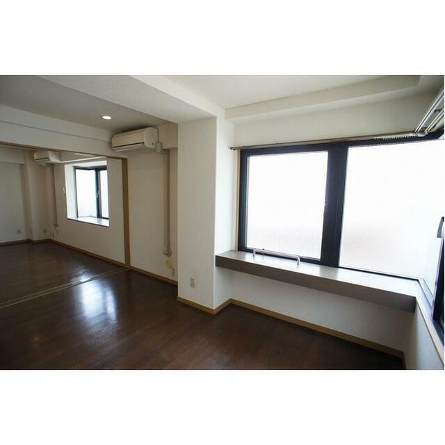 洋室約7.2帖(居間)