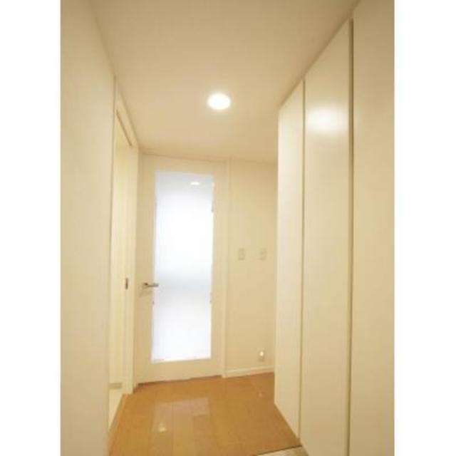 ※写真は同タイプ住戸です。(玄関)