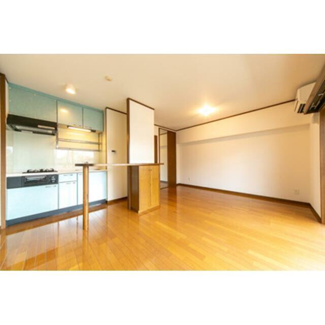 ※写真は同タイプ住戸です。(居間)