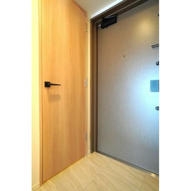 ※写真は同タイプ住戸です。(玄関)