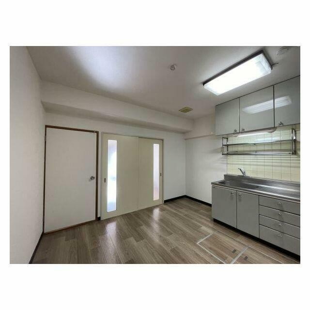 ダイニングキッチン(キッチン)