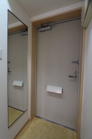 ※同仕様写真含む(玄関)