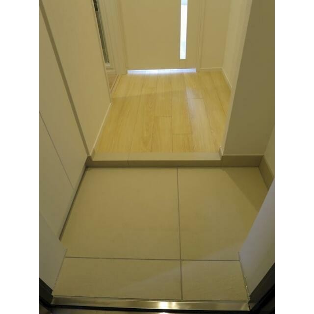 ※同仕様写真含む(玄関)