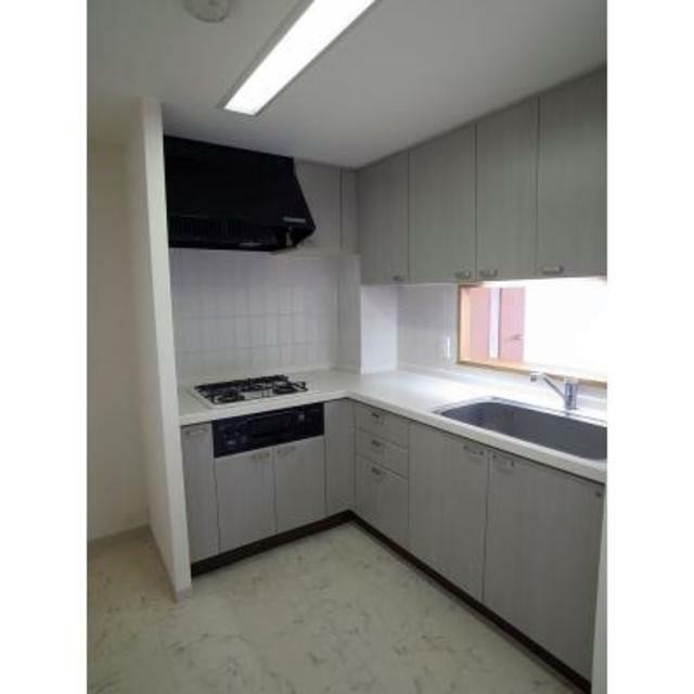 ※写真は同タイプ住戸です。(キッチン)