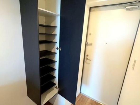 ※同仕様写真含む(玄関)