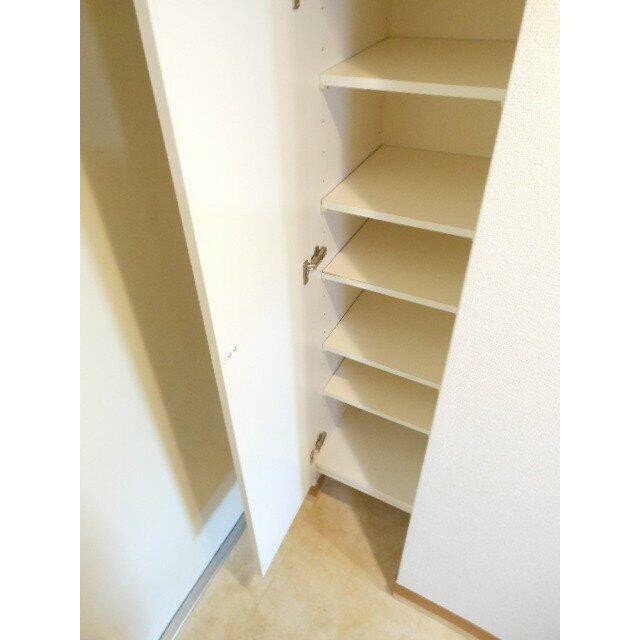 シューズクローゼット(内装)