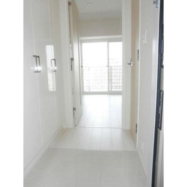 ※写真は同タイプ住戸です。(玄関)