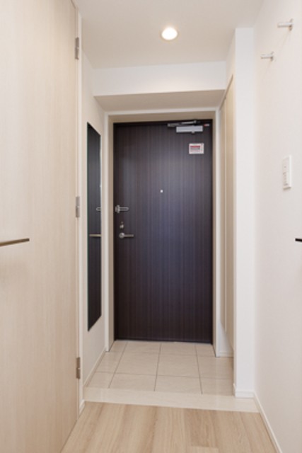 ※写真は同タイプ住戸です。(玄関)