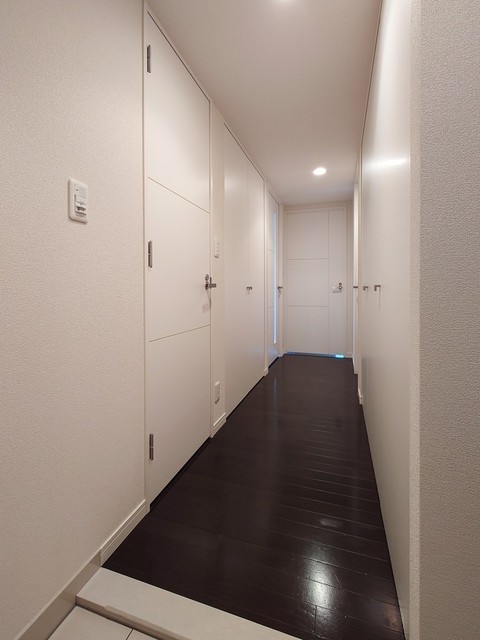 ※写真は同タイプ住戸です。(玄関)