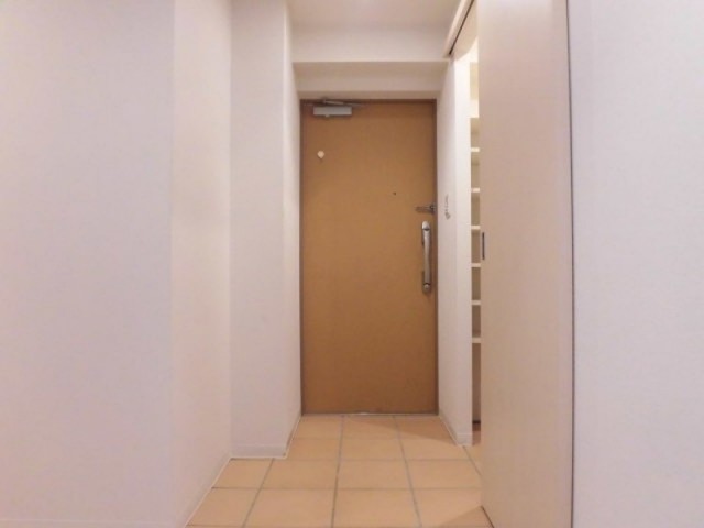 ※同仕様写真含む(玄関)