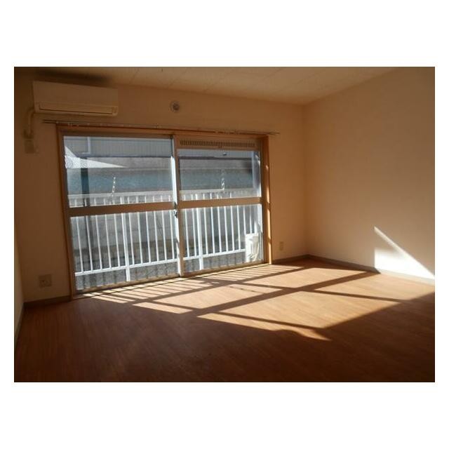 写真は反転になります(居間)