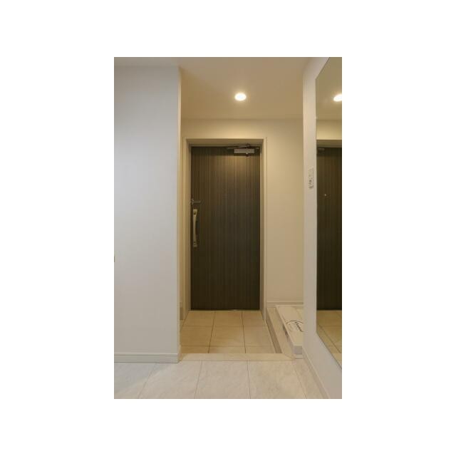 ※同タイプ参考写真(玄関)