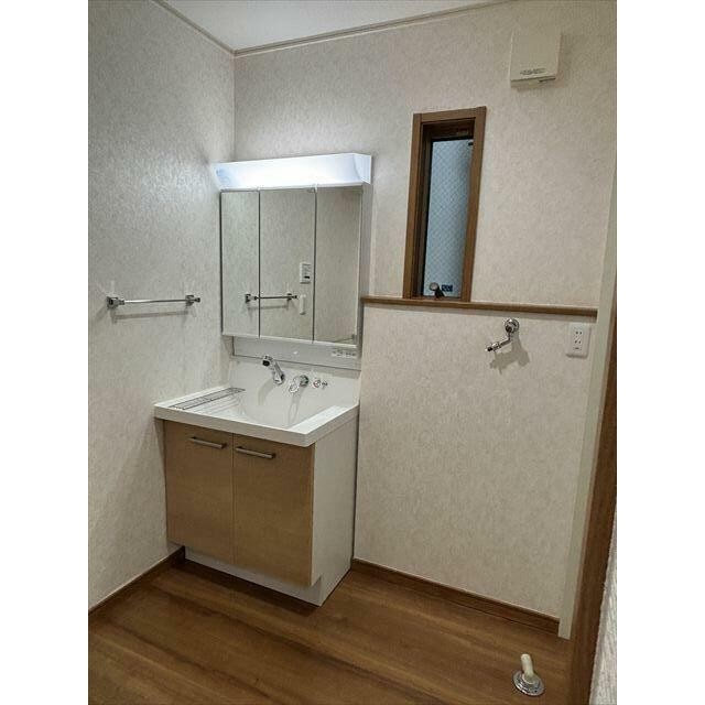 独立洗面台・室内洗濯機置場(内装)