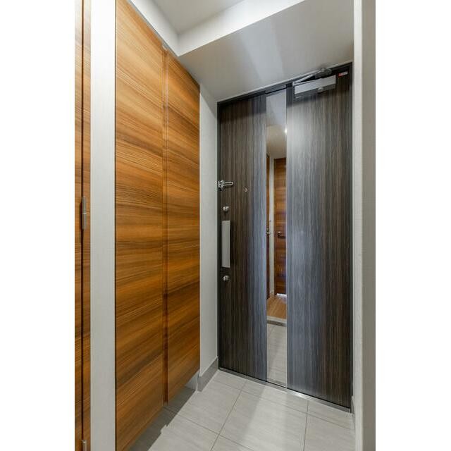 B2タイプ2023年3月撮影 同タイプ408号室の写真です。(玄関)