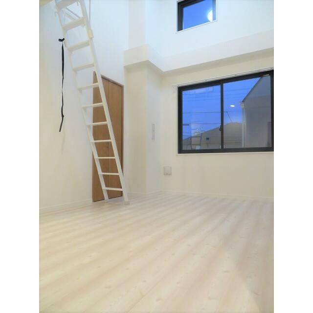 同マンション別部屋(居間)