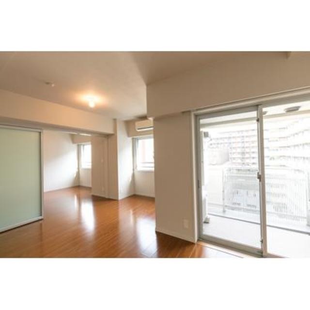 ※写真は同タイプ住戸です。(居間)