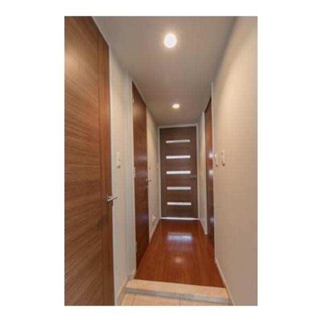 ※写真は同タイプ住戸です。(玄関)