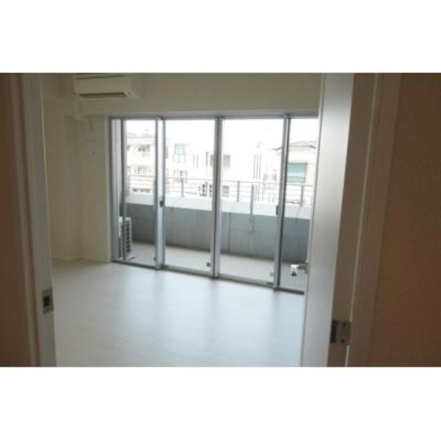 ※写真は同タイプ住戸です。(居間)