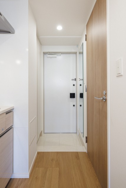 ※写真は同タイプ住戸です。(玄関)