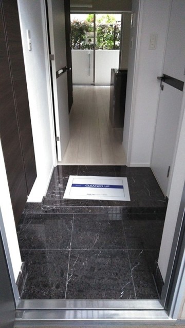 ※同仕様写真含む(玄関)