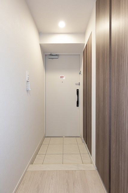 ※写真は同タイプ住戸です。(玄関)