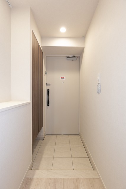 ※写真は同タイプ住戸です。(玄関)