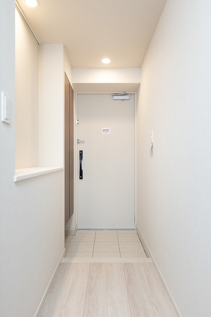 ※写真は同タイプ住戸です。(玄関)