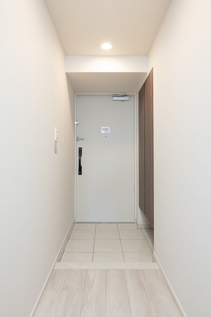 ※写真は同タイプ住戸です。(玄関)