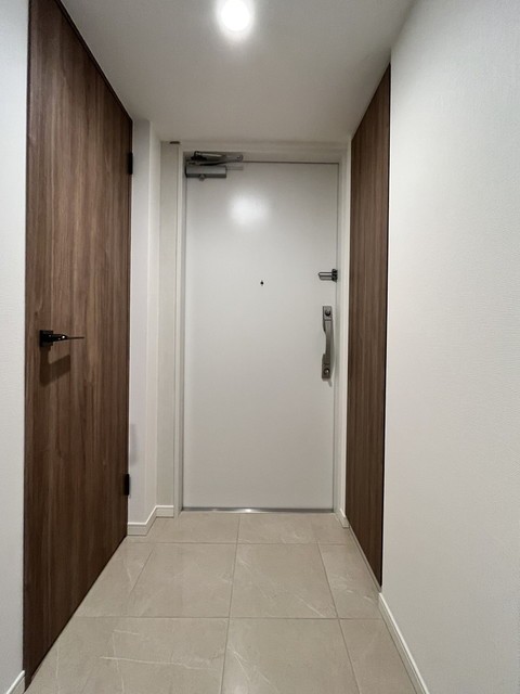 ※写真は同タイプ住戸です。(玄関)