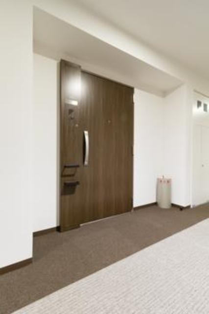 ※写真は同タイプ住戸です。(玄関)