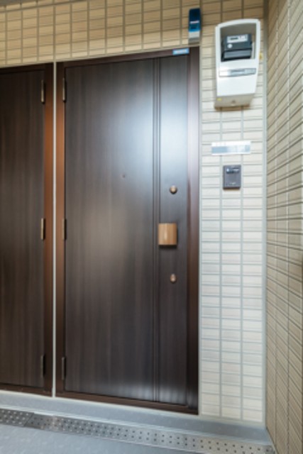 ※写真は同タイプ住戸です。(玄関)