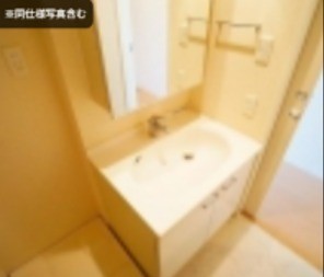 同仕様写真を含む(内装)